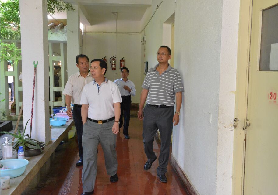 图为省残联领导到点点官网调研(三) 图为省残联领导到点点官网调研(三)